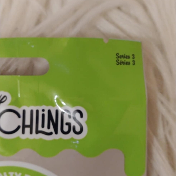 💖FIRM! NWT DISNEY PARKS DISNEY MUNCHLINGS SERIES 3 MYSTERY BAG TRADING PIN - Picture 3 of 6